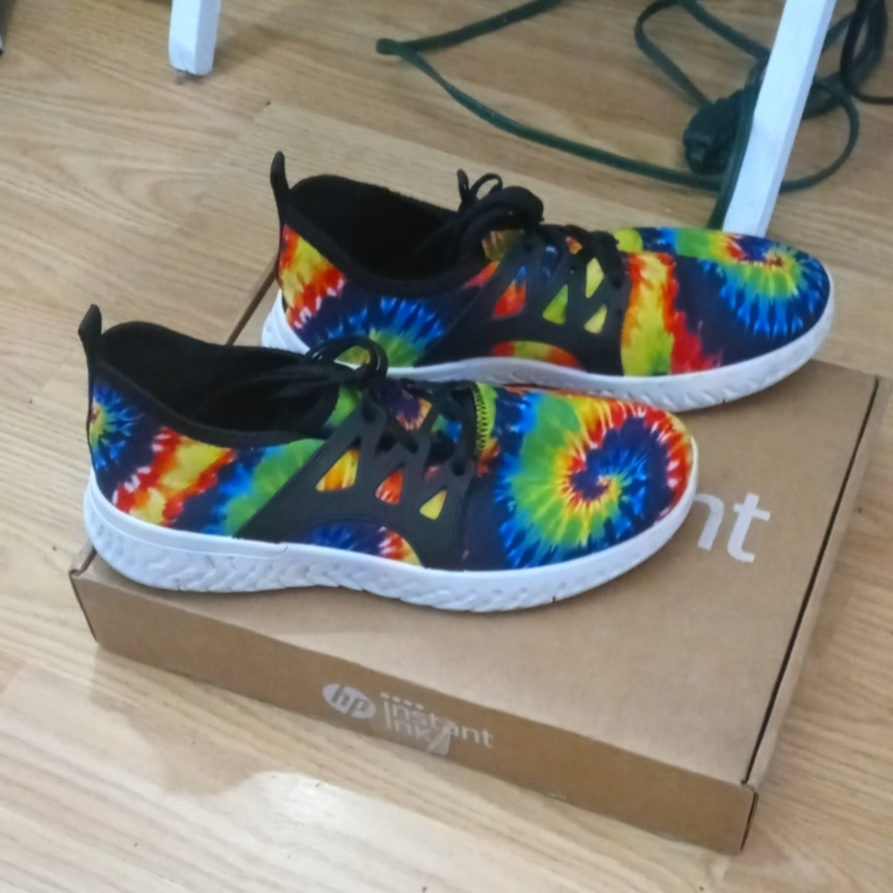 Women's take a walk size 7 tie dye sneakers